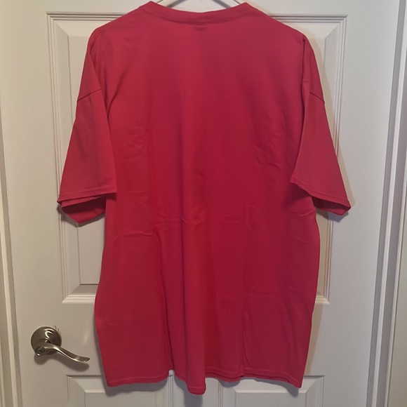 Gildan Hot Pink T-Shirt Unisex - Picture 3 of 3